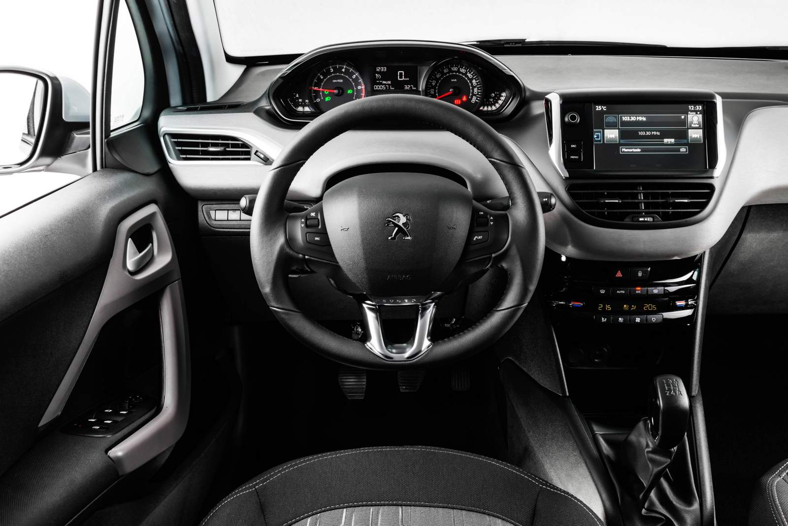 Peugeot 208 новый